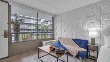 Superior Studio Suite, 1 King Bed with Sofa bed, Kitchen | Living area