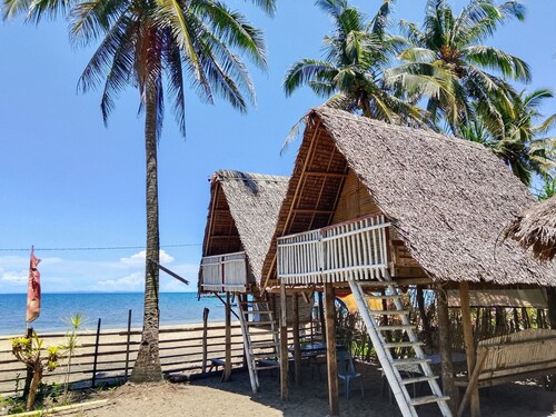 5-bedroom resort in fantastic Pilar with WiFi, AC, FAN rooms and huts