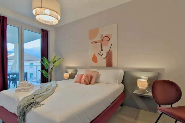 Apartamento, várias camas, acesso à piscina, vista para a montanha (GG E203 (3 bed)) | 4 quartos, individualmente decorados, individualmente mobiliados