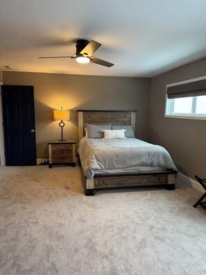 3 bedrooms, iron/ironing board, WiFi, bed sheets