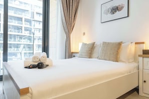 Iron/ironing board, WiFi, bed sheets