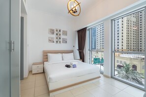 1 bedroom, iron/ironing board, WiFi, bed sheets - StayShort - Stunning 1 Bedroom in Dubai Marina (Dubai Marina)