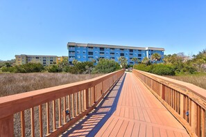 Property grounds - Largest unit in Hilton Head Resort with Washer& Dryer in Unit (Hilton Head Island)