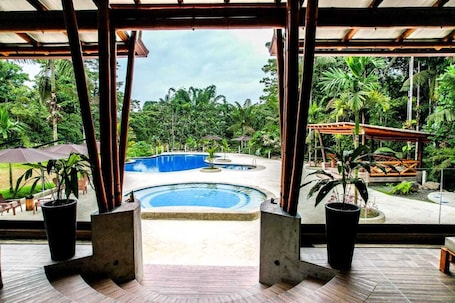 Outdoor pool. Charming 2-bedroom villa in superb Pedro Vicente Maldonado with WiFi
