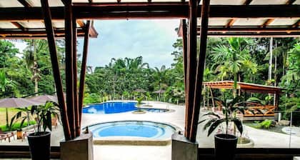 Charming 2-bedroom villa in superb Pedro Vicente Maldonado with WiFi