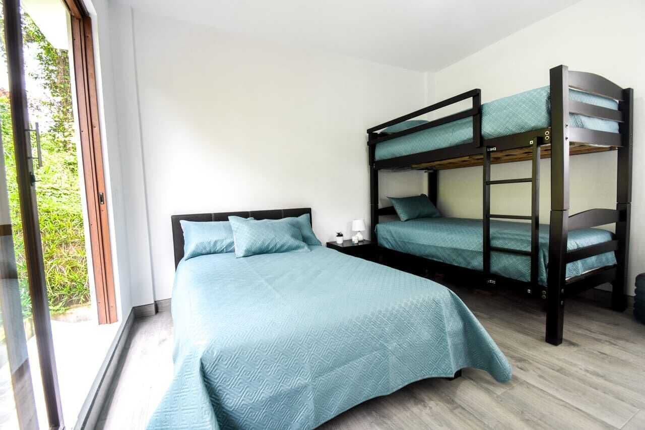 2 bedrooms, desk, WiFi, bed sheets