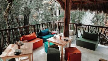 Vila, Beberapa Tempat Tidur, balkon | Tempat makan outdoor