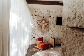 Villa, plusieurs lits, balcon | Intérieur