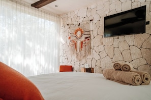 Vila, várias camas, sacada | 2 quartos, individualmente decorados, individualmente mobiliados