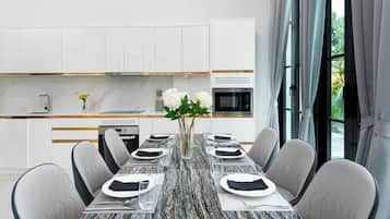 Villa, 4 Bedrooms, Accessible, Smoking | Dining room