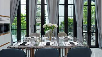 Villa, 4 Bedrooms, Accessible, Smoking | Dining room