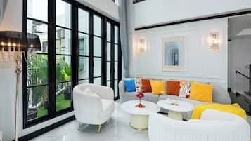 Villa, 4 Bedrooms, Accessible, Smoking | Living room