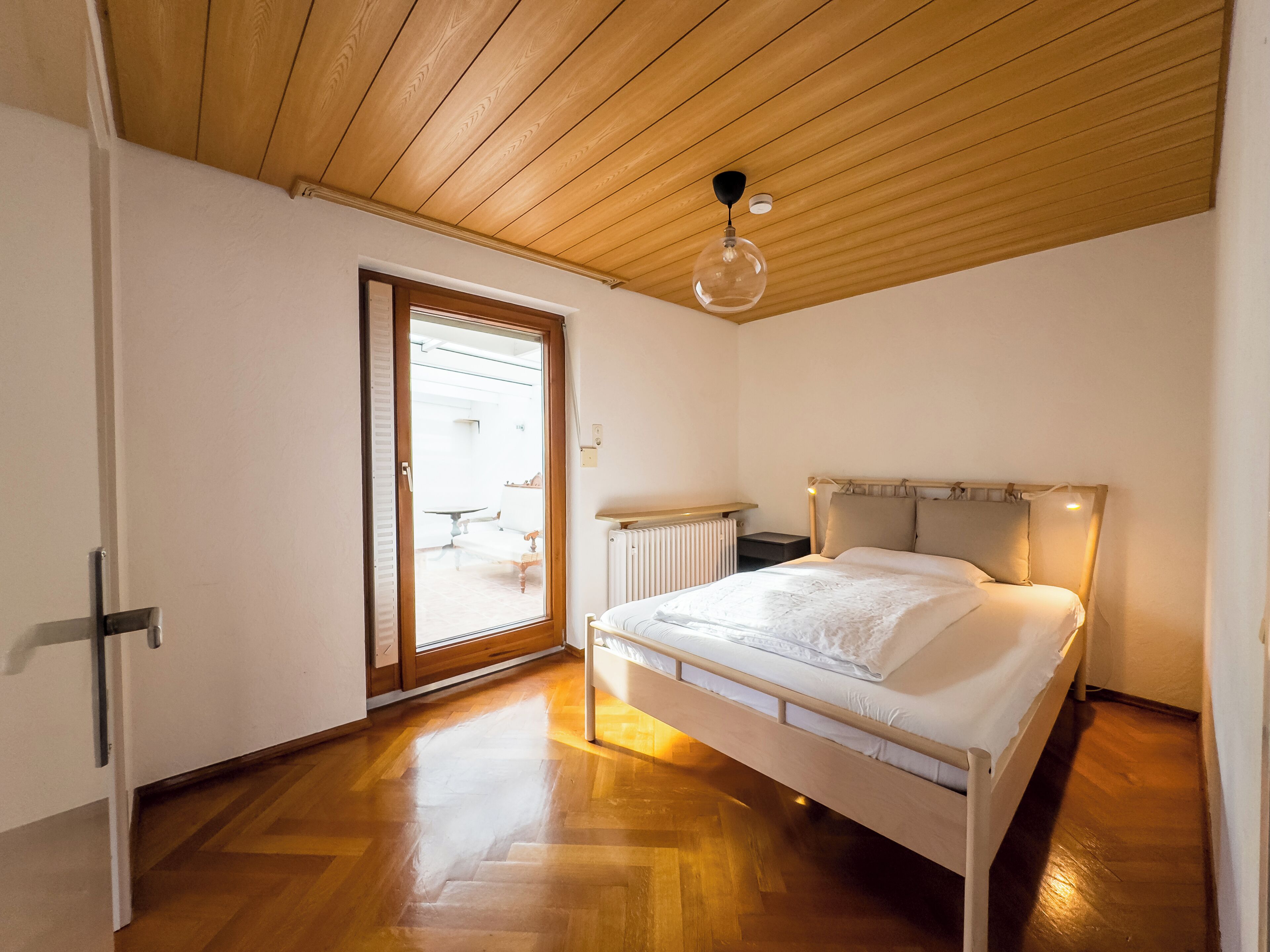 2 dormitorios, escritorio, wifi gratis y ropa de cama