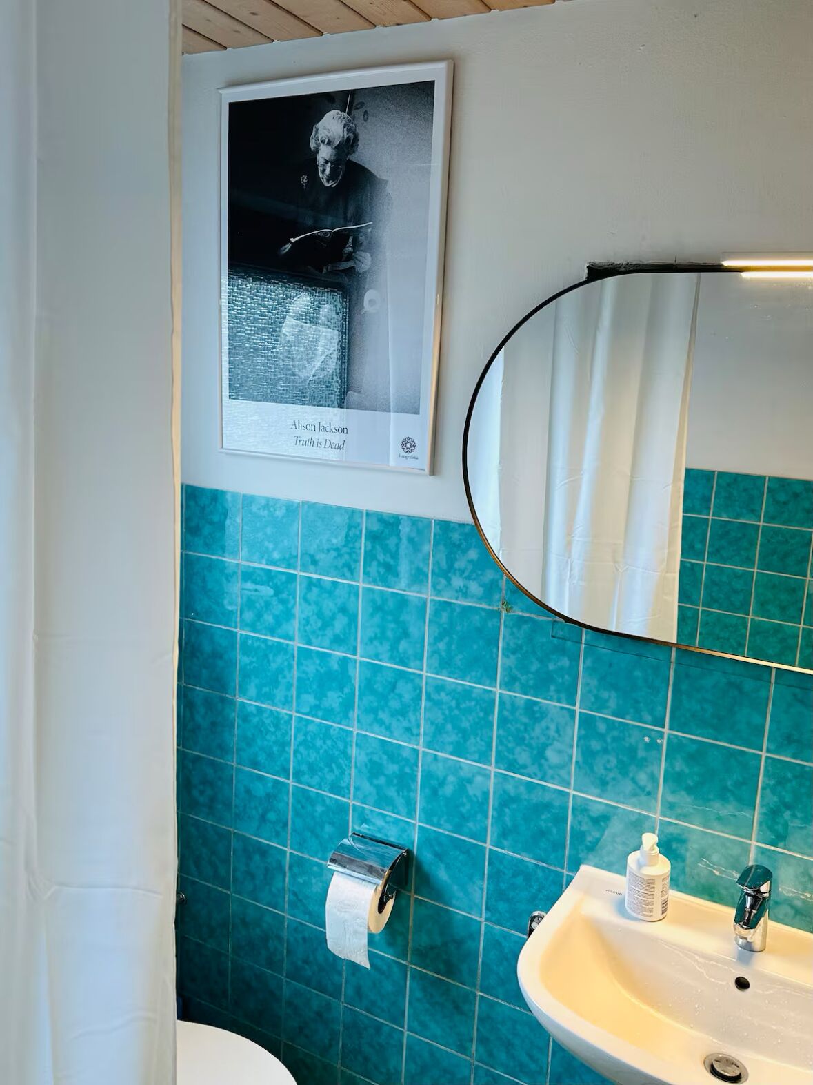 Haartrockner, Handtücher, Seife, Shampoo