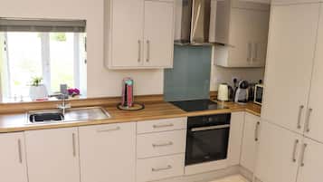 Cookware/dishes/utensils