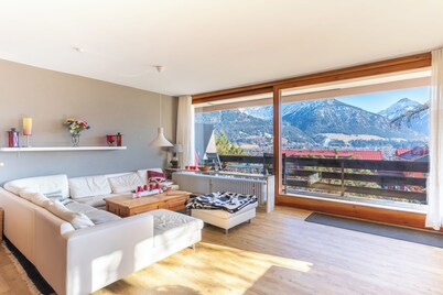 Alpenjuwel Oberstdorf – Mountain Views, Balcony & Sauna, Lift Pass, Dog Friendly