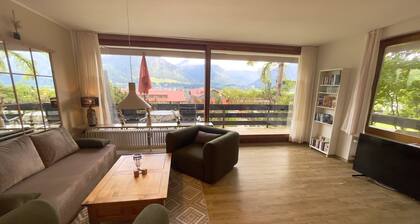 Alpenjuwel Oberstdorf – Mountain Views, Balcony & Sauna, Lift Pass, Dog Friendly