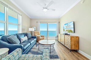 Smart-tv och bordsfotboll