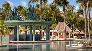 2 piscine all'aperto