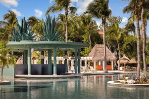 2 piscinas al aire libre