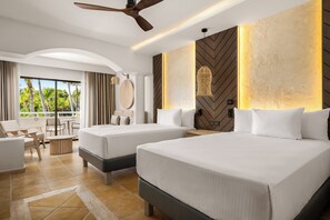 Caja de seguridad en la habitación, escritorio y cortinas blackout 