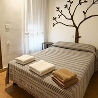 Comfort Suite | Laptop workspace, iron/ironing board, free WiFi