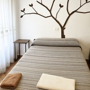 ห้องคอมฟอร์ทสวีท | พื้นที่ทำงานแบบใช้แล็ปท็อป, เตารีด/โต๊ะรีดผ้า, Wi-Fi ฟรี