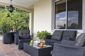 تناول الطعام بالخارج