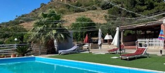 Piscina Privata tra le Colline – Relax tra Segesta e il Mare
