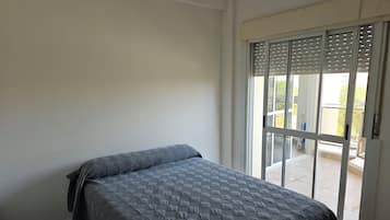 2 habitaciones, tabla de planchar con plancha, wifi y ropa de cama