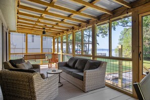 Smart-TV, Videospiele, Bücher