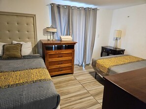 5 soverom, skrivebord, strykejern/-brett og wi-fi