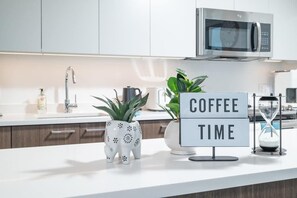 Fridge, microwave, oven, stovetop - Central Square 3BR Condo with Downtown View, Gym and Parking! 8 Sleeps (Cambridge)