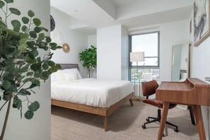 3 slaapkamers, een strijkplank/strijkijzer, reisbedje, wifi