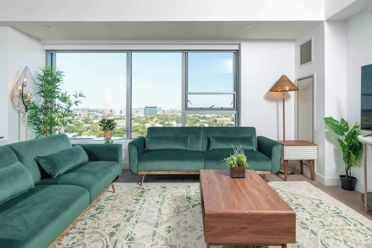 Televisie, videospelletjes en een kantoor