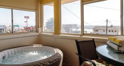 2 Bedroom Suite in beautiful Ensenada with a jacuzzi in the room. Ocean view!