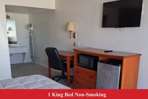 1 bedroom, iron/ironing board, free WiFi, bed sheets - Coratel Inn & Suites by Jasper Anthony- 1 King Bed Non-Smoking (Anthony)