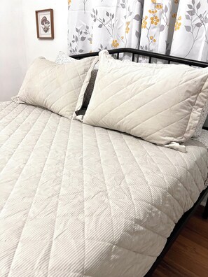 2 bedrooms, WiFi, bed sheets