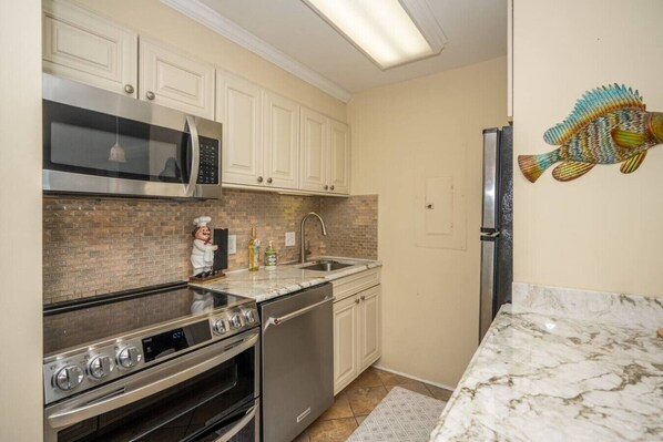 Fridge, microwave, oven, stovetop