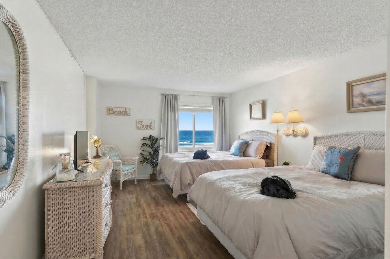 2 bedrooms, iron/ironing board, WiFi, bed sheets