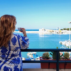 Property grounds - DIRECTLY OVERLOOKING THE HARBOR A FEW METERS FROM THE CATHEDRAL (Trani)