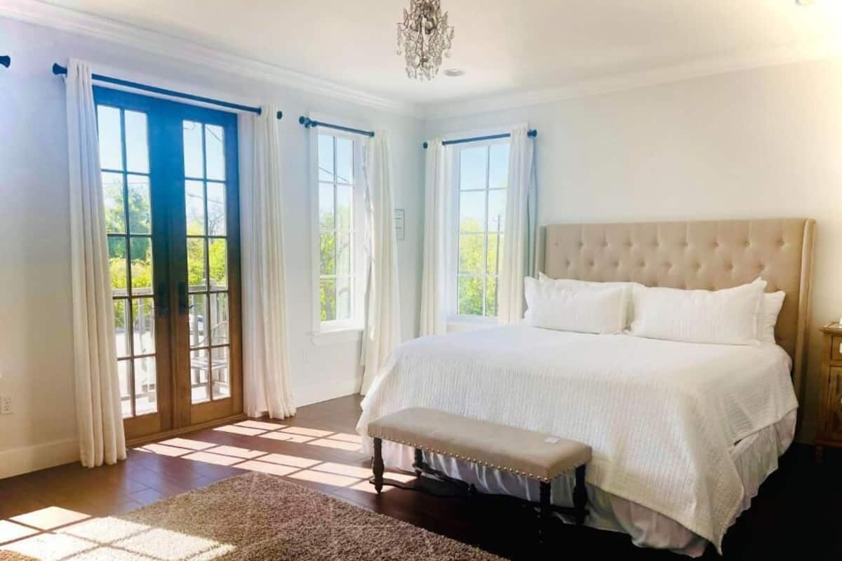 Standard Suite, Balcony | Free WiFi