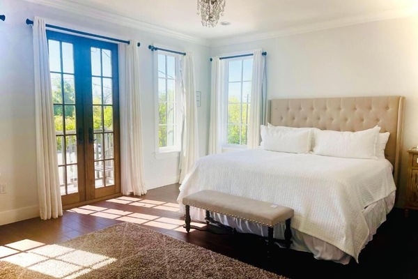 Standard Suite, Balcony | Free WiFi