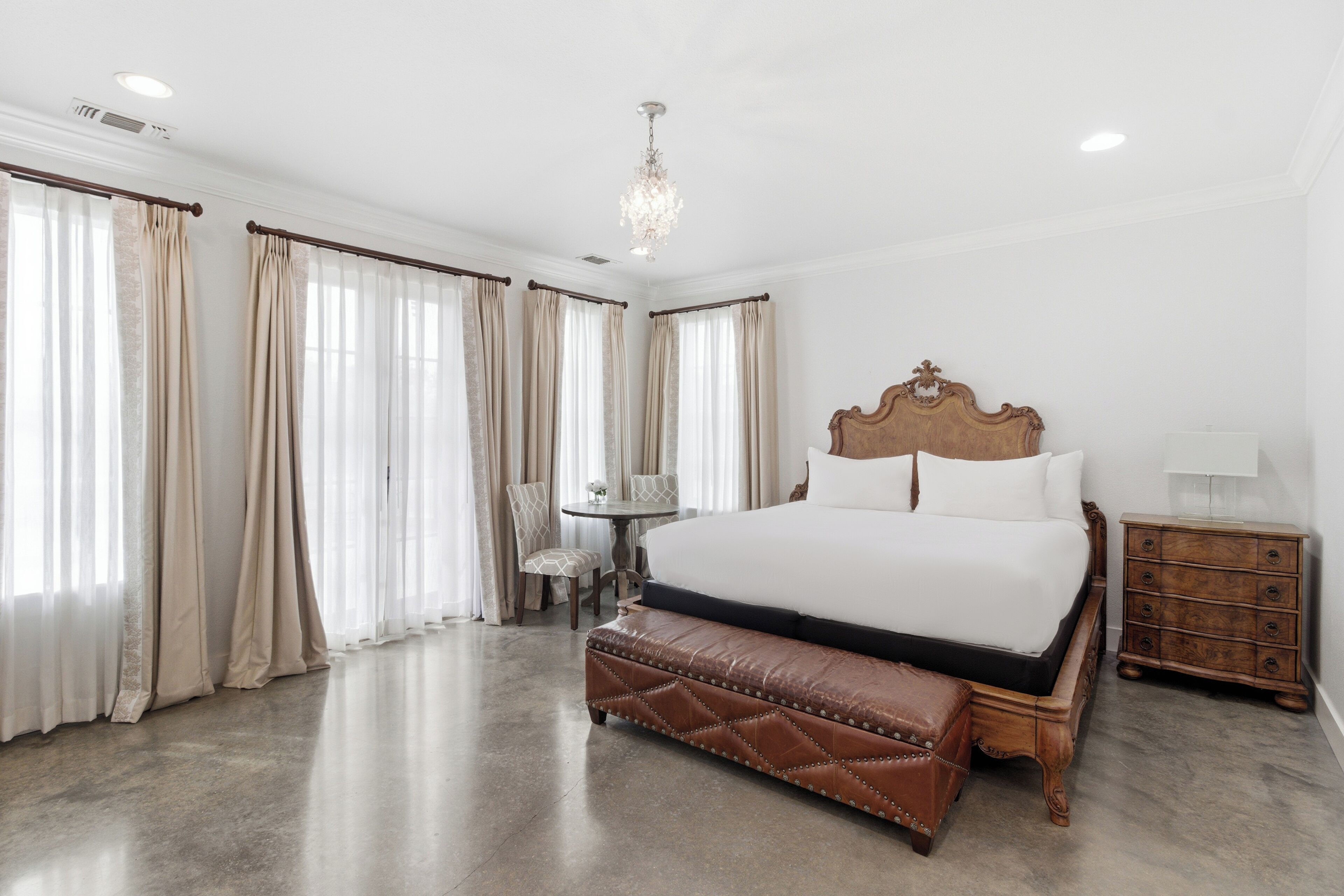 Standard Room, 1 King Bed, Patio