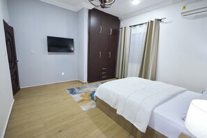 2 chambres, fer et planche à repasser, Wi-Fi, draps fournis