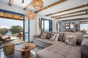 Smart-tv en een open haard