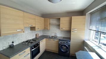 Fridge, oven, stovetop, toaster