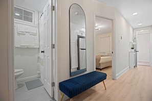 2 chambres, fer et planche à repasser, Wi-Fi, draps fournis