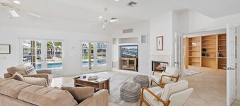 Luxury Waterfront Paradise