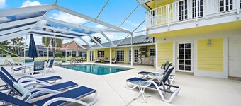 Luxury Waterfront Paradise